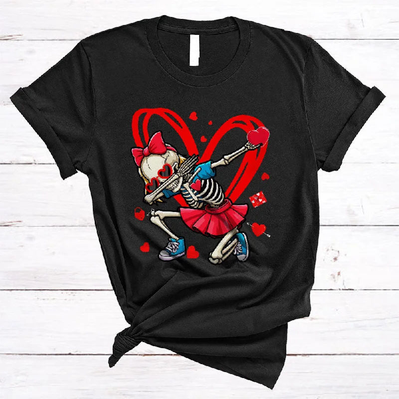 Dabbing Skeleton Holding Heart, Cheerful Valentine Skeleton Hearts, Women Couple Family T-Shirt Welt Pockets Slit Pockets