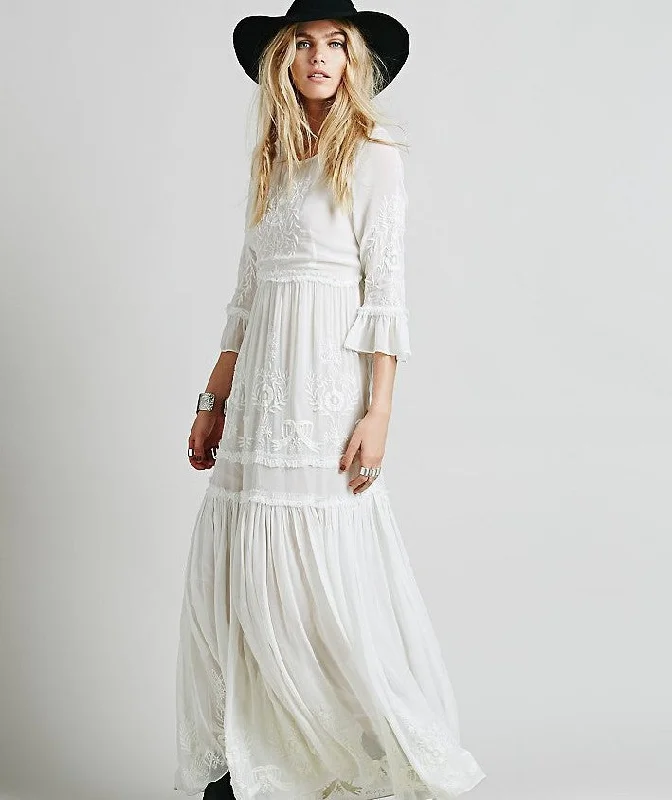 2018 new free shipping Bohemia embroidery maxi dress women's white ruffles elegant sweet long loose dress fashion party dresses Halter Neckline Beach