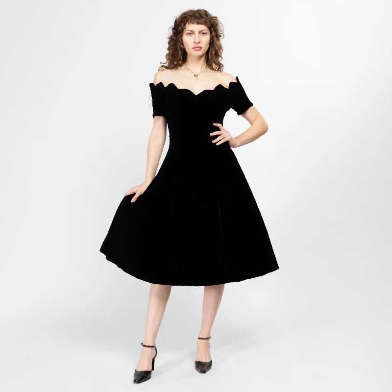 Medium 80s Black Velvet Off-Shoulder Fit & Flare Party Dress Tunics Cozy soft