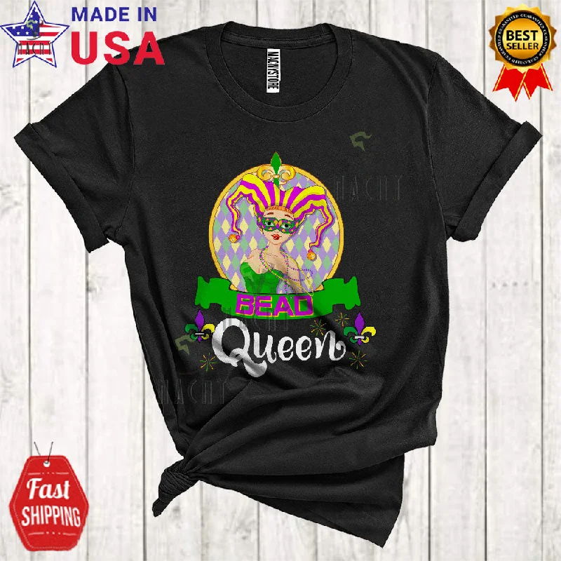 Bead Queen Funny Cool Mardi Gras Girl Women Beads Matching Mardi Gras Parade Friends Family Group T-Shirt Basic T-Shirt Crew Neck Short Sleeve