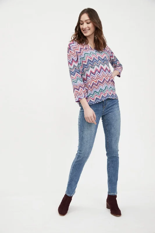 FDJ French Dressing V-neck Chevron Printed Top 1586341-FWT Faux Sweater Print - 1 ONLY SIZE SMALL - 20% OFF Chenille Fabric Brocade Fabric Lace Fabric