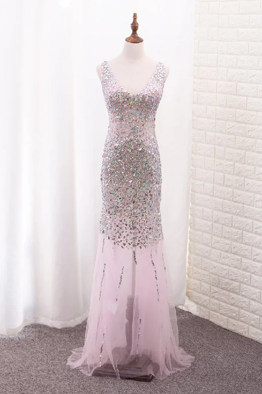 Tulle Mermaid V Neck Prom Dresses With Beading Sweep Train